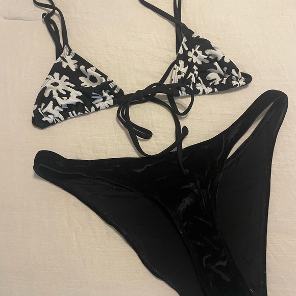 Black and White Floral 3-Piece Bikini Set - Picture 1 of 5